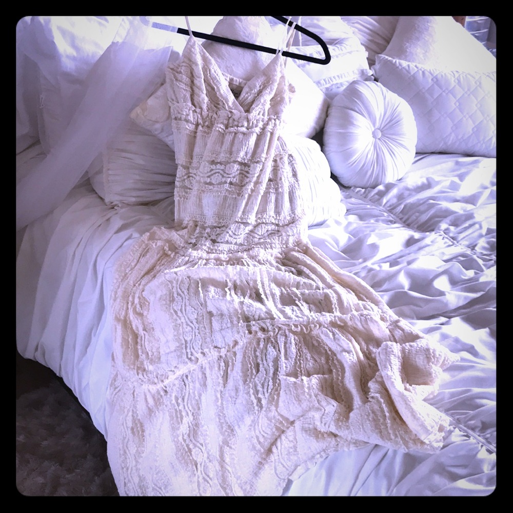 boutique size 2 beautiful flowy boho beach dress!